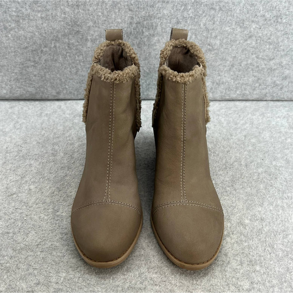 TOMS Everly Leather Chelsea Boot - Taupe Gray - Women size 6.5 *Barely Worn - Picture 5 of 10